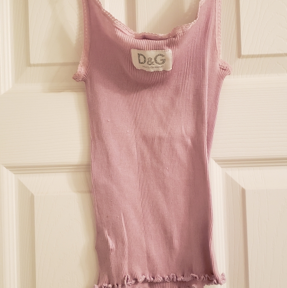 D&G authentic lavender ribbed stretch tank